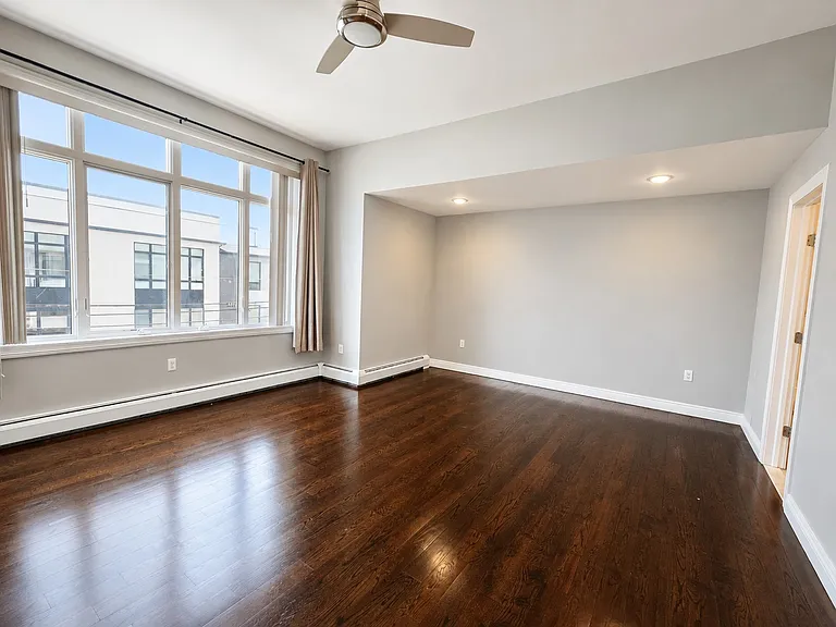 1156 Inwood Ter #B — Photo 8