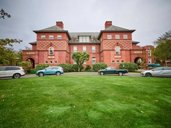 72 Lincoln St APT 35, Newton, MA 02461