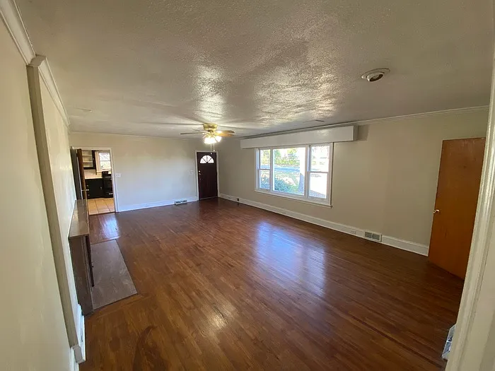3 bed, 2.0 bath, $1,495 — Photo 2
