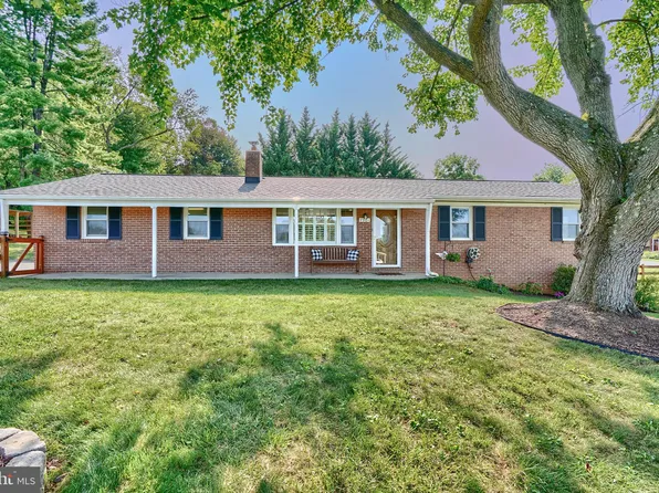 7301 Pin Oak Dr, Middletown, MD 21769