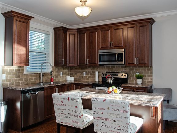 5th image of 17 Livingstone St #2
