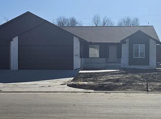 11811 E Mount Vernon Rd, Wichita, KS 67207