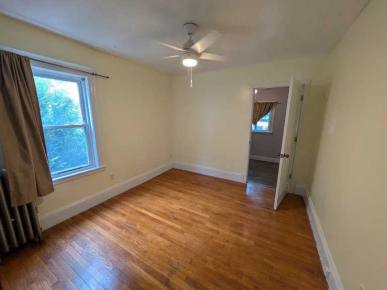 823 Canterbury St — Photo 11