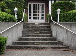 1526 44th Ave SW APT 101, Seattle, WA 98116