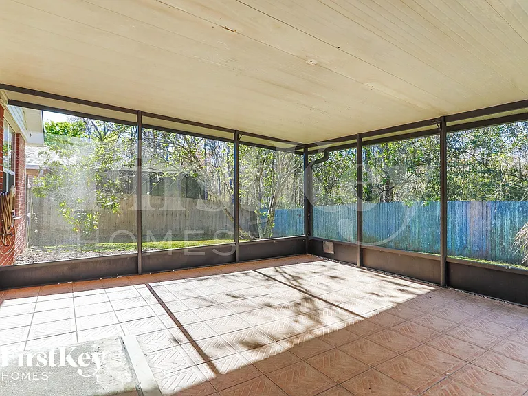 2047 Eclipse Dr — Photo 7