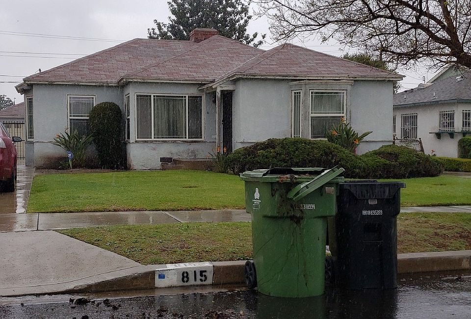 1st image of 815 W 109th Pl