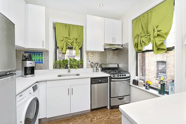 Rented by Keller Williams NYC | media 14