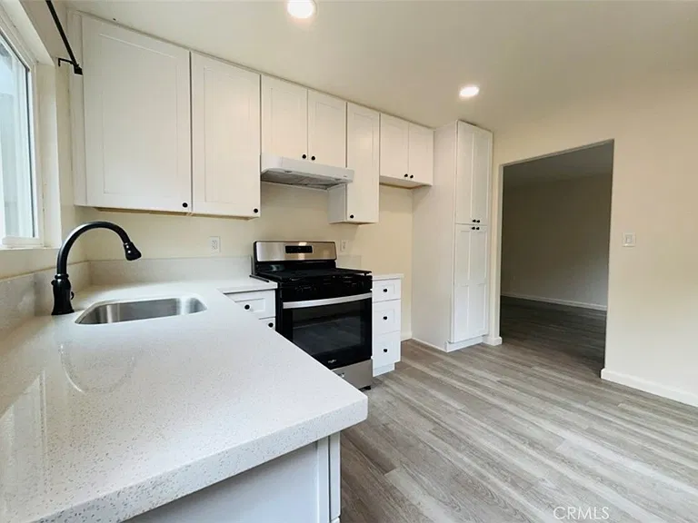 3928 Everest Ave — Photo 5