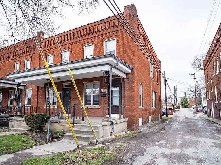 E 13th Ave 240-252 MLR — Photo 19