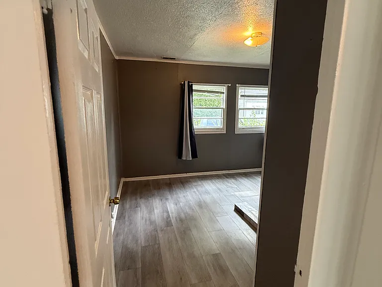 2403 N Fares Ave — Photo 10