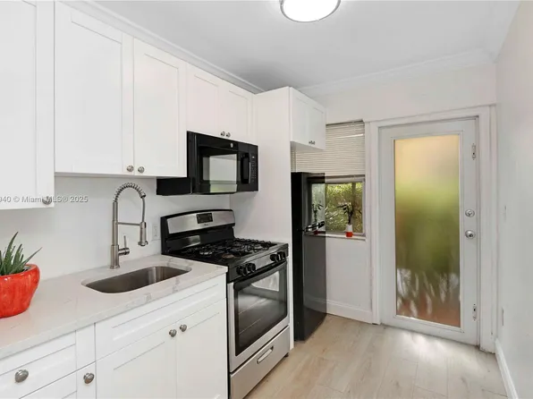 6831 Abbott Ave APT 3, Miami Beach, FL 33141