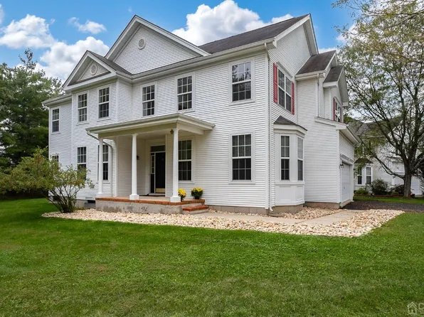 49 Dogwood Dr, Plainsboro, NJ 08536