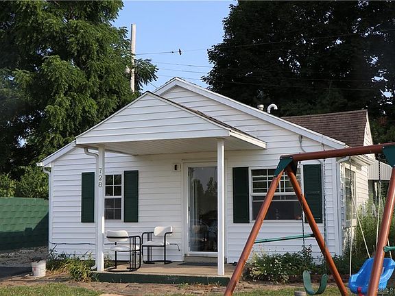 2nd image of 728 Texas Ave