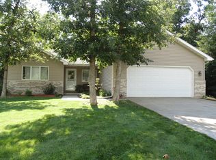 618 Dogwood St NW, Demotte, IN 46310