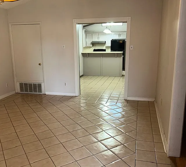 3110 Eastland Ave — Photo 7