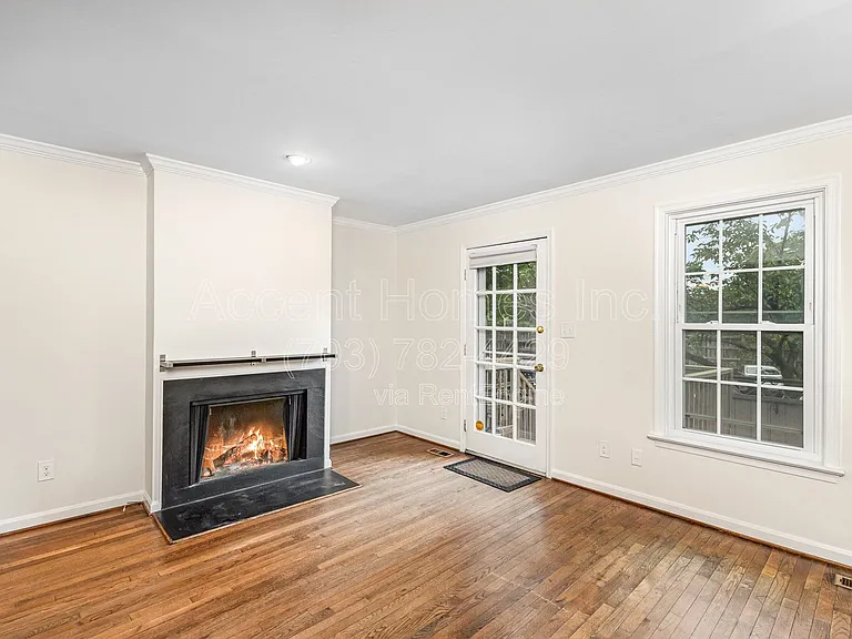449 Old Town Ct — Photo 4