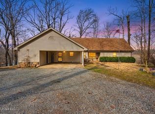 1996 Tanyard Rd, Hernando, MS 38632