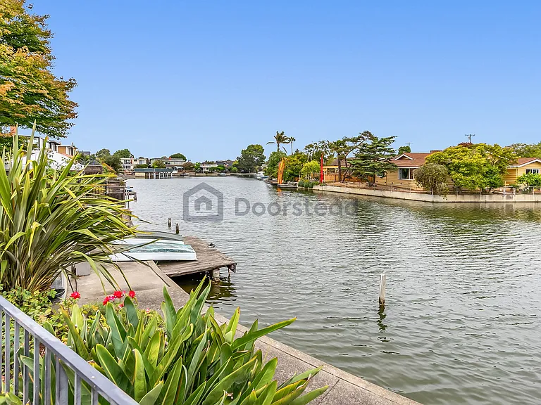 2913 Bayview Dr — Photo 38