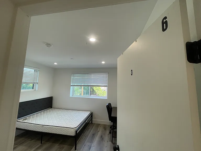 1532 W 37th St #1530 — Photo 21