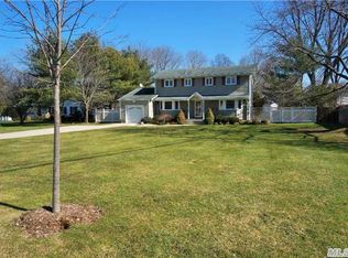 9 Warbler Ln, Commack, NY 11725