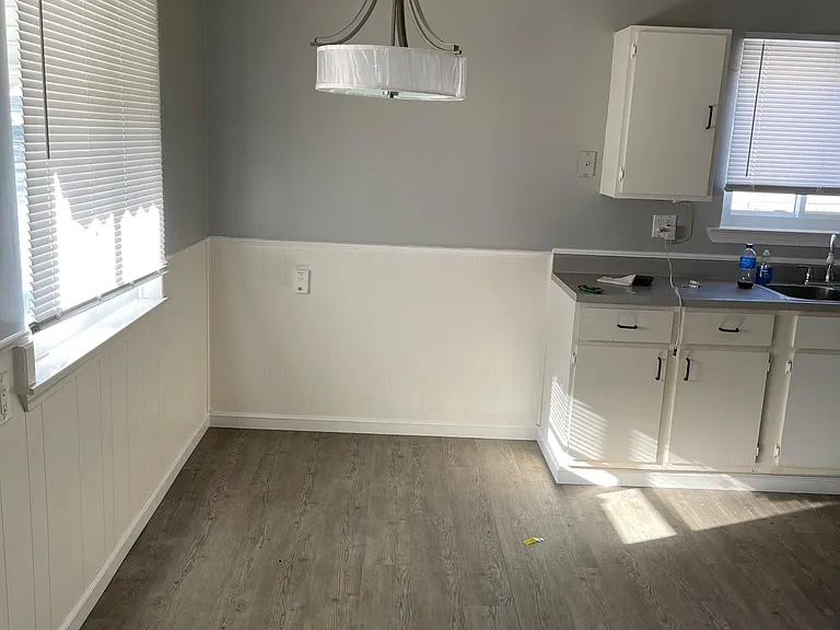27036 Vance St — Photo 5
