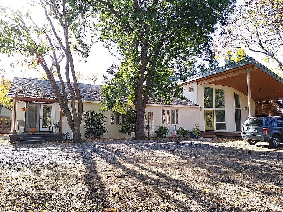  Front View of Main House 