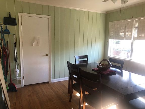 Family room: Its not dinning room but you can use as a dinning room! Door connected to Kitchen