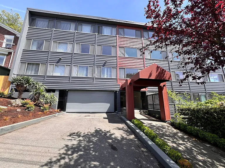 Century Terrace — Photo 46
