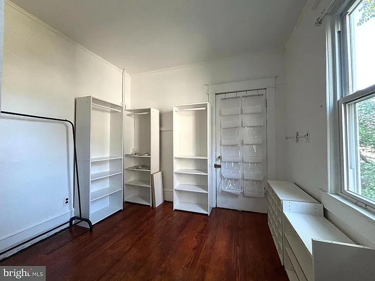 14 Simpson Ave — Photo 8