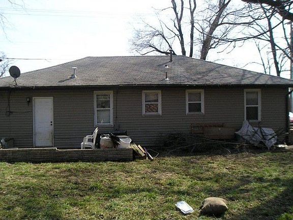 3rd image of 3312 E 75th St