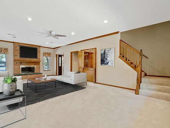 Virtually Staged Light and Airy Large Living area