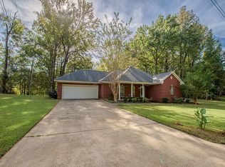 167 Pennington Lake Rd, Columbus, MS 39705