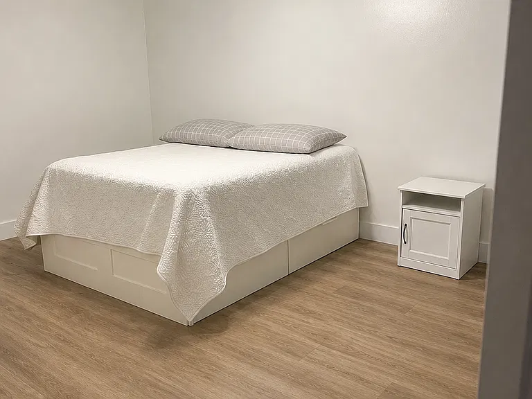 450 Commodore Dr #106 — Photo 1