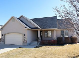 1412 S Avalon Dr, Springville, UT 84663