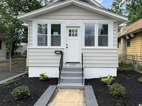 8325 Stow Rd, Pennsauken, NJ 08110