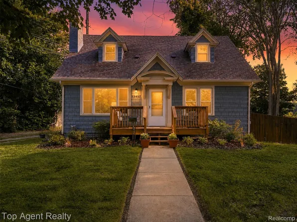 23457 Buckingham St, Clinton Township, MI 48036
