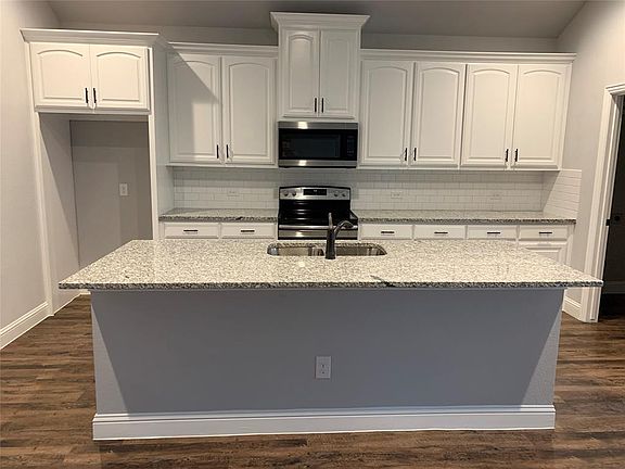 2nd image of 1417 Sycamore Ave