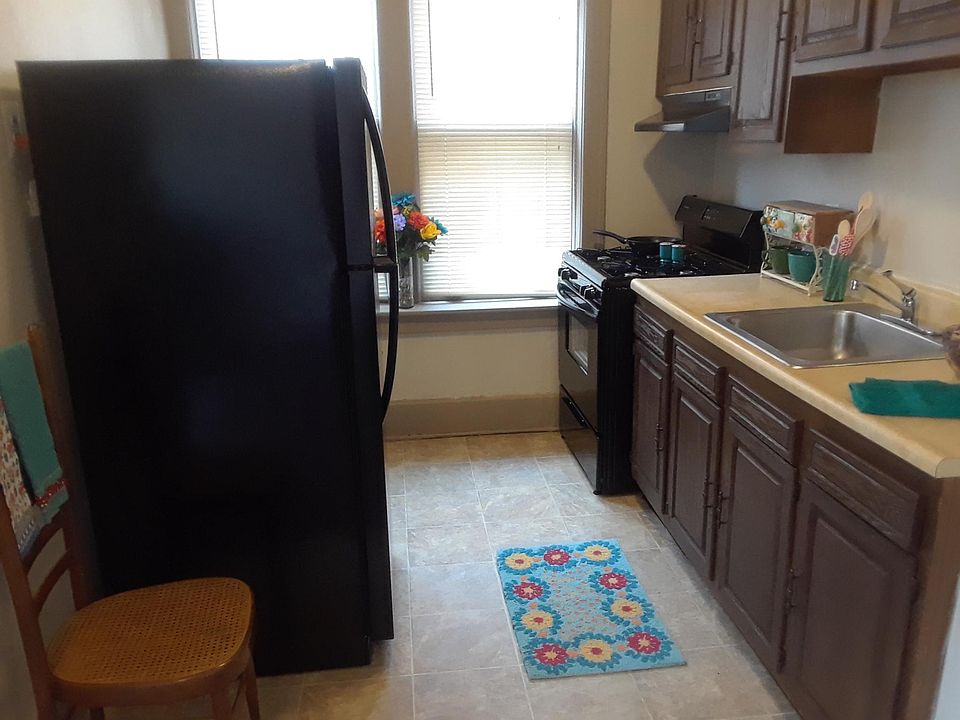 2nd image of 656 Lothrop Rd APT 201