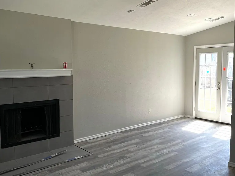 9904 Cedar Mountain Cir — Photo 2