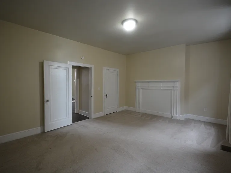3 W Commerce St — Photo 15