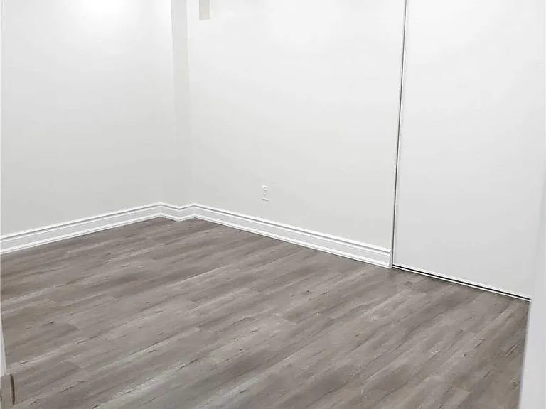 267 Hammersly Blvd — Photo 15