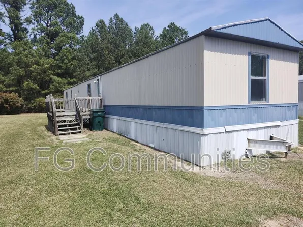 1003 Crystal Blvd, Selma, NC 27576