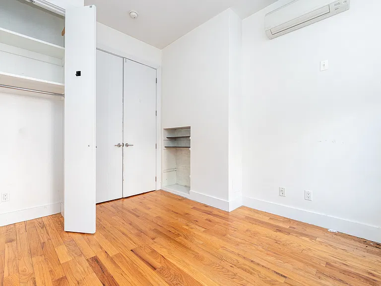 26 Catherine St #2L — Photo 7