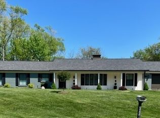 3660 Whirlaway Dr, Northbrook, IL 60062