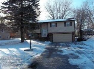 611 S Broadway St, McHenry, IL 60050