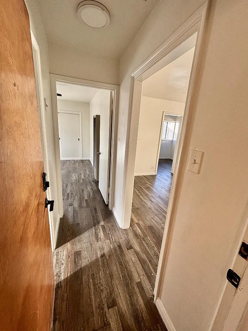 38 S Parkwood Ave - 36 S. Parkwood — Photo 2