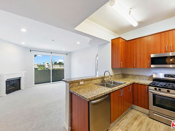 2nd image of 620 S Gramercy Pl APT 320
