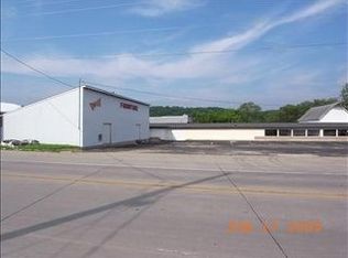 11921 Sherrill Rd, Dubuque, IA 52002