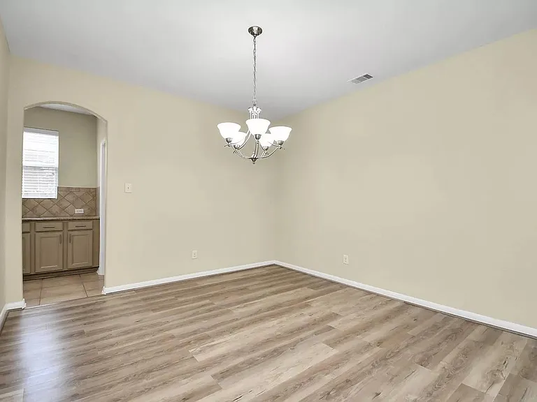 6315 Bain Dr — Photo 6