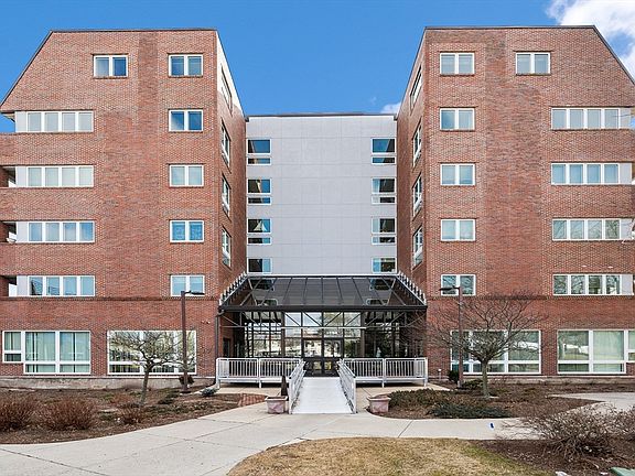 3rd image of 154 Lynnway Unit 203